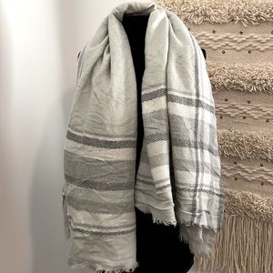 Gray blanket scarf